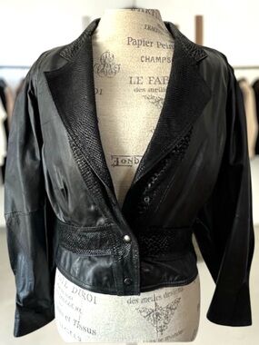 VTG 80s ADA Leather Cropped Jacket Snakeskin Trim Black Small